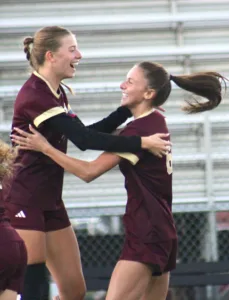 'Jacket Weather: Williamstown girls defeat Ravenswood in quarterfinals